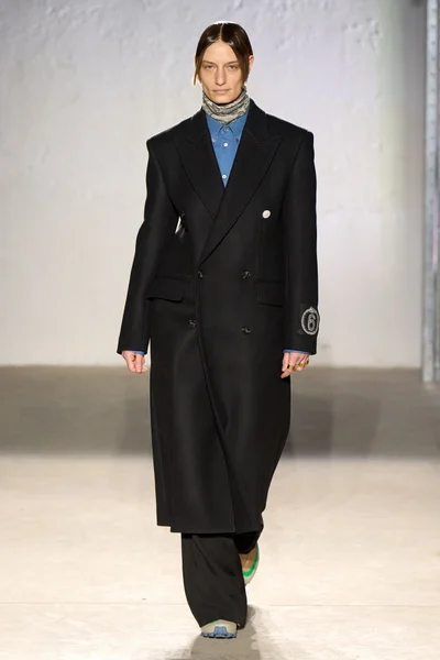Look 1